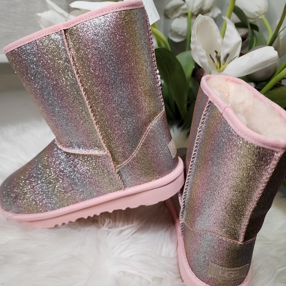 UGG Classic II Sequin WomenSize6 new - Picture 3 of 5